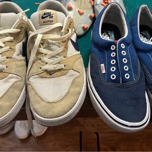 Nike SB Alleyoop Cream and Navy Sneakers